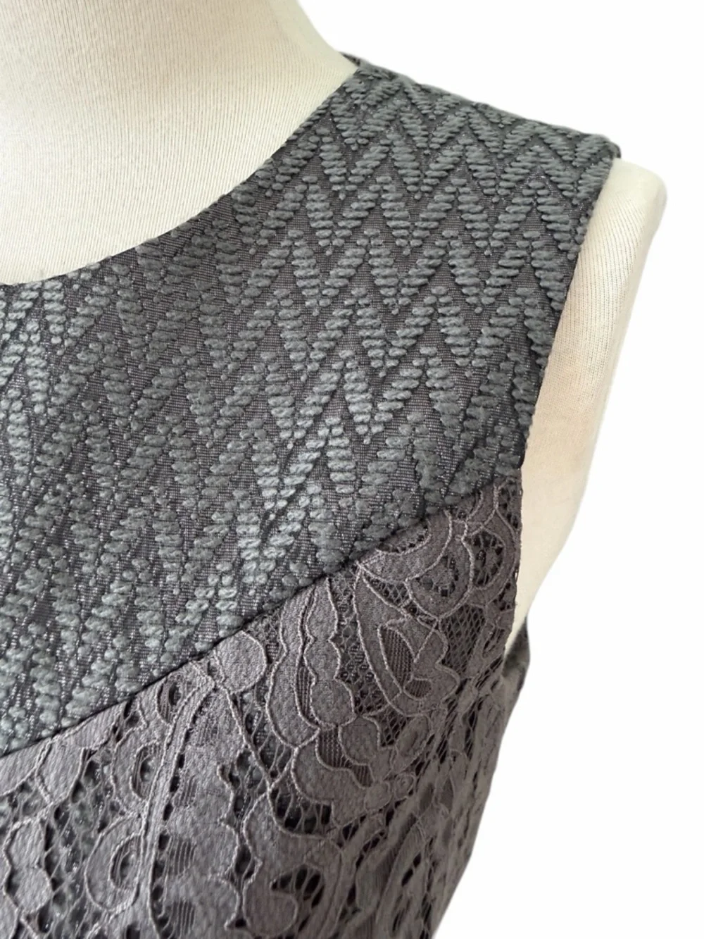 ANTHRO Ali Ro Sleeveless Lace-Overlay A-Line Dress in Charcoal SZ 2/4